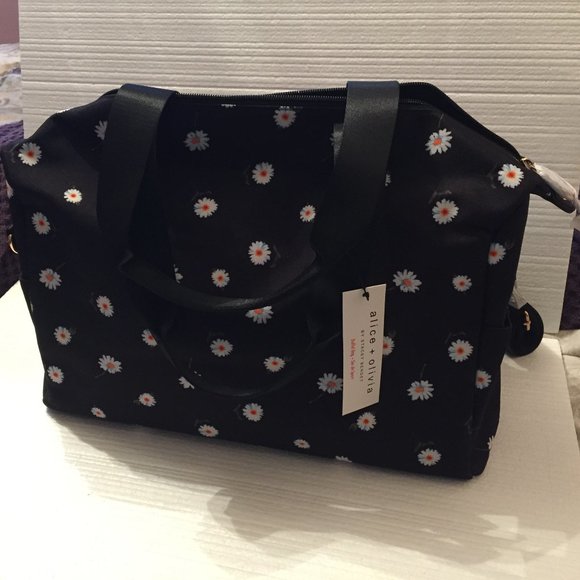 Alice + Olivia Duffle Bag - NEW!  HOST PICK! - Picture 1 of 5